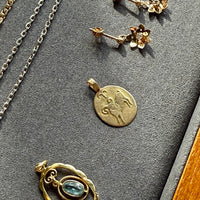 18k gold vintage pendant - Aries Ram Zodiac Medallion