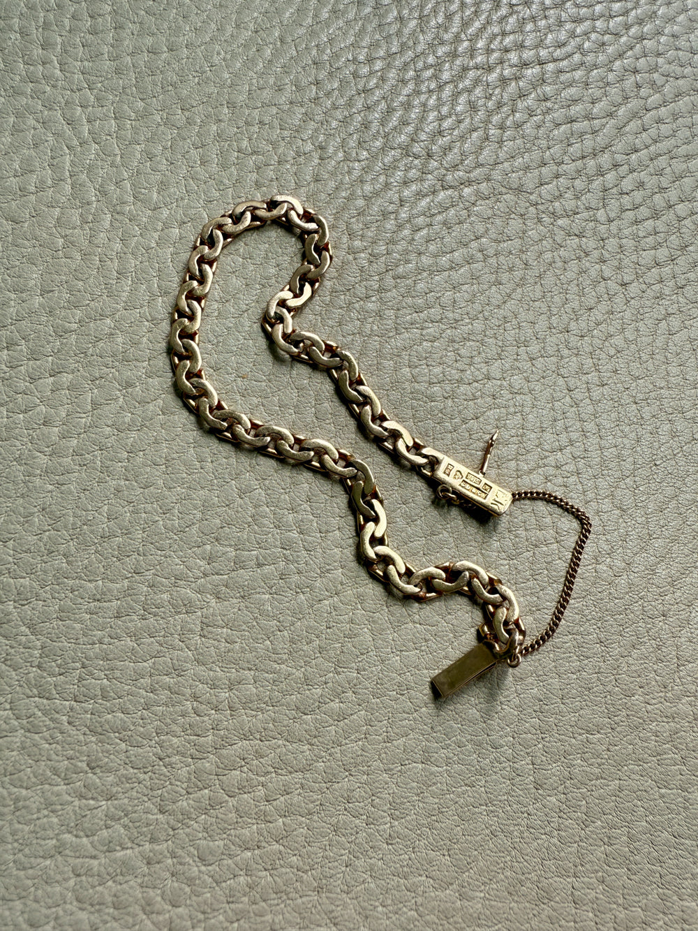 1931 Vintage Swedish Virola Link Bracelet in 18k gold - 7 inch length