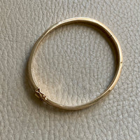 Midcentury era Scandinavian vintage 18k Gold hinged bangle
