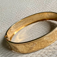 1962 Wide Hinged Bangle in 18k gold - Etched Curls Pattern - Stockholm, Sweden - 7 inch interior
