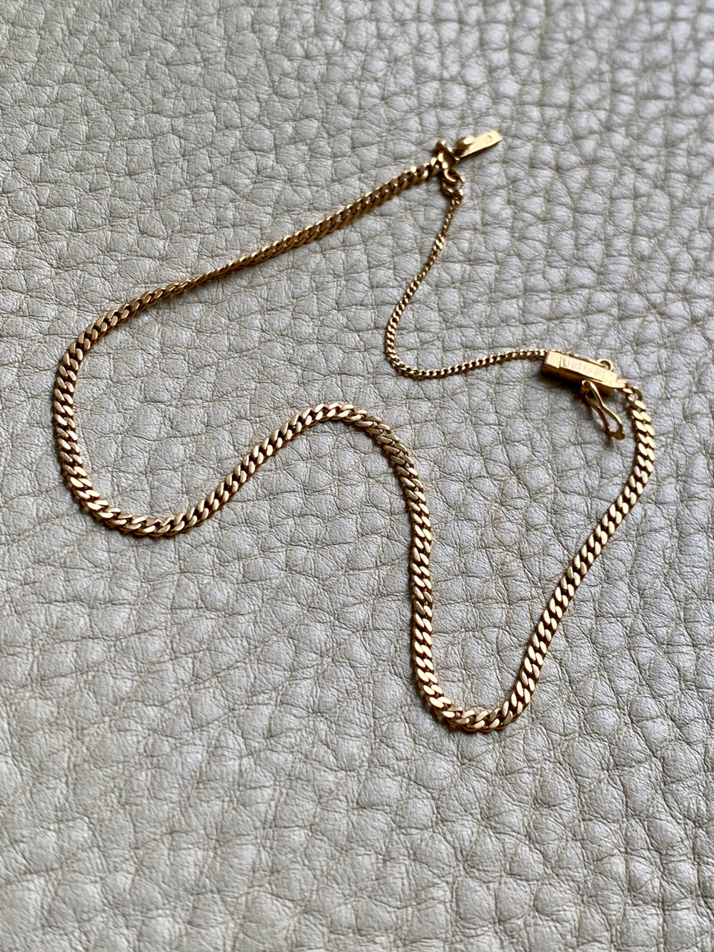 1942 Vintage 18k gold skinny curb bracelet -  7.5 inch length