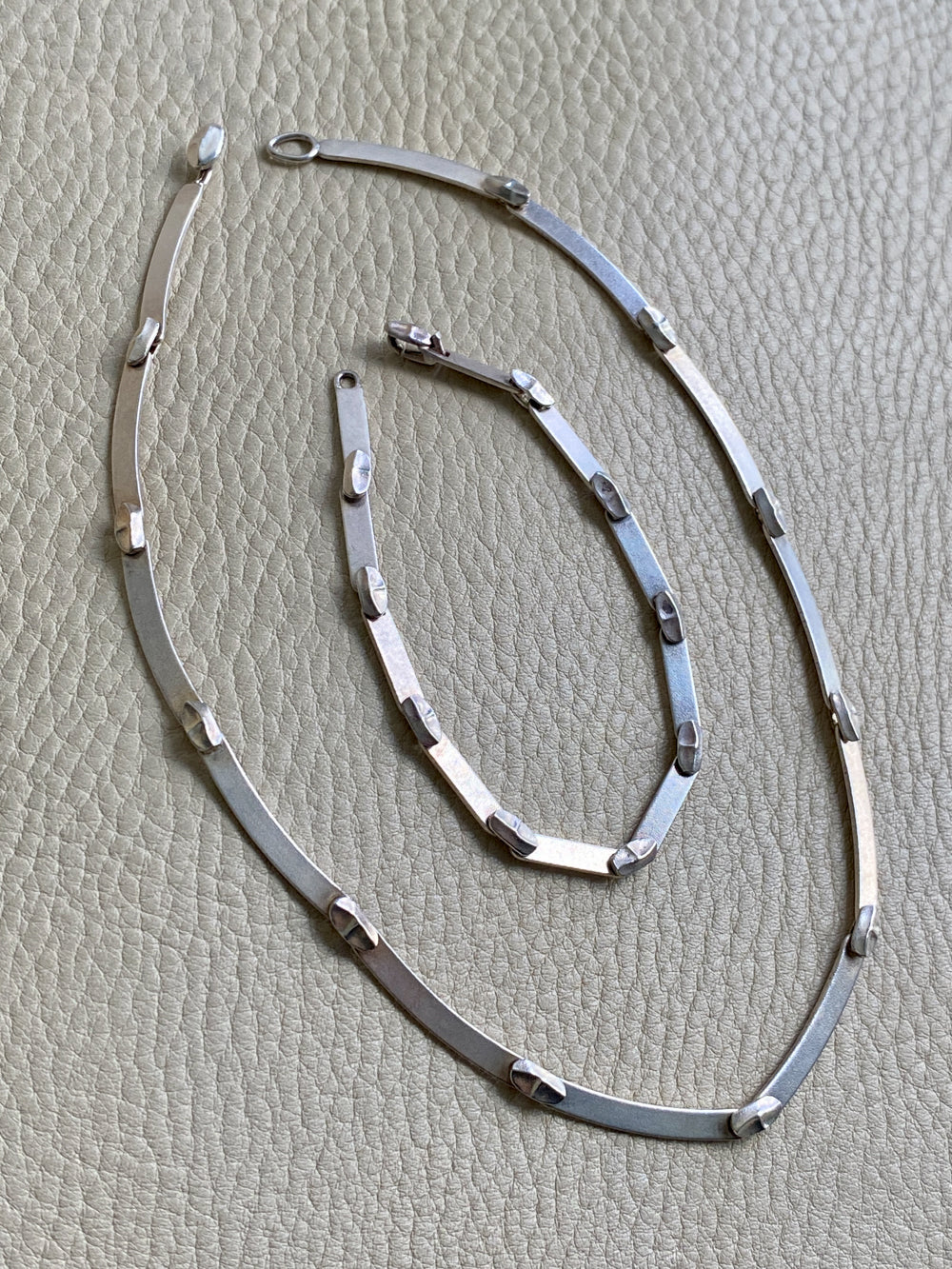 1985 ‘Labyrint’ necklace by Bjorn Weckstrom for Lapponia - Vintage Finnish long bar link choker necklace in sterling silver - 15 inch length