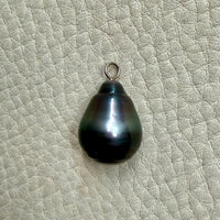 Large Tahitian Black Pearl Pendant on 18k white gold bail - 0.8 inch drop