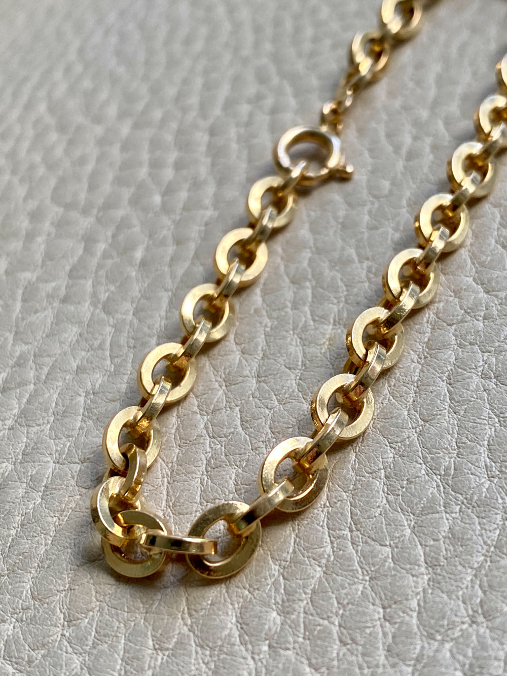 Vintage Italian UnoAErre Biker Link Chain Bracelet in 18k Gold - 7 inch length