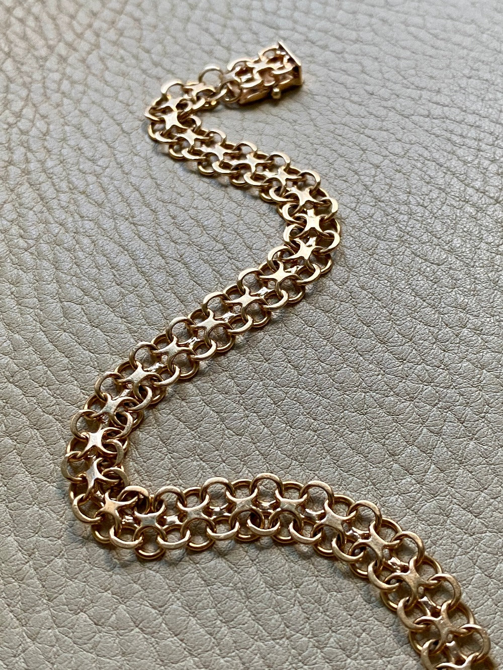 Solid 18k gold silky x-link bracelet, vintage 1970 Swedish