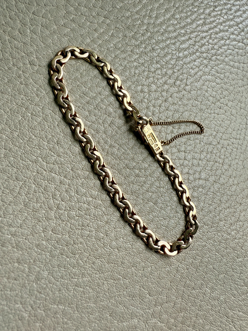 1931 Vintage Swedish Virola Link Bracelet in 18k gold - 7 inch length