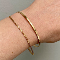 Vintage 18k solid gold bangle - 8 inch interior circumference