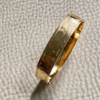 1962 Wide Hinged Bangle in 18k gold - Etched Curls Pattern - Stockholm, Sweden - 7 inch interior