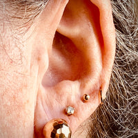 So GOOD!! - 18k gold vintage faceted dome earrings with flower form post caps