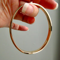 1950s era 18k Gold Hinged Bangle Bracelet – 7.25 Inch Interior Circumference