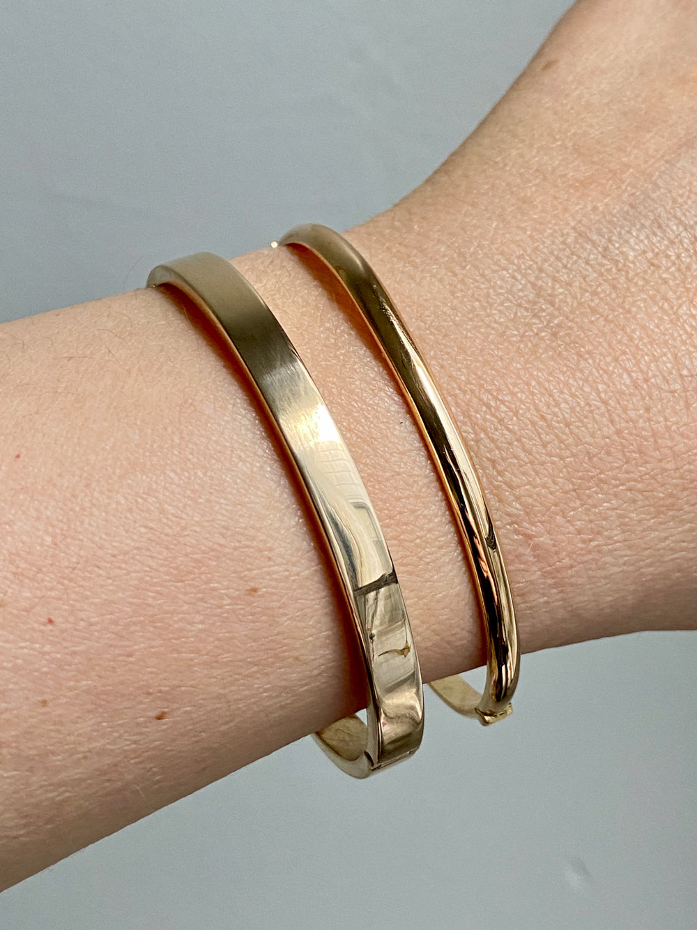 1940s era Modernist Swedish 18k Gold Hinged Bangle - maker Stigbert - 6.8 inch