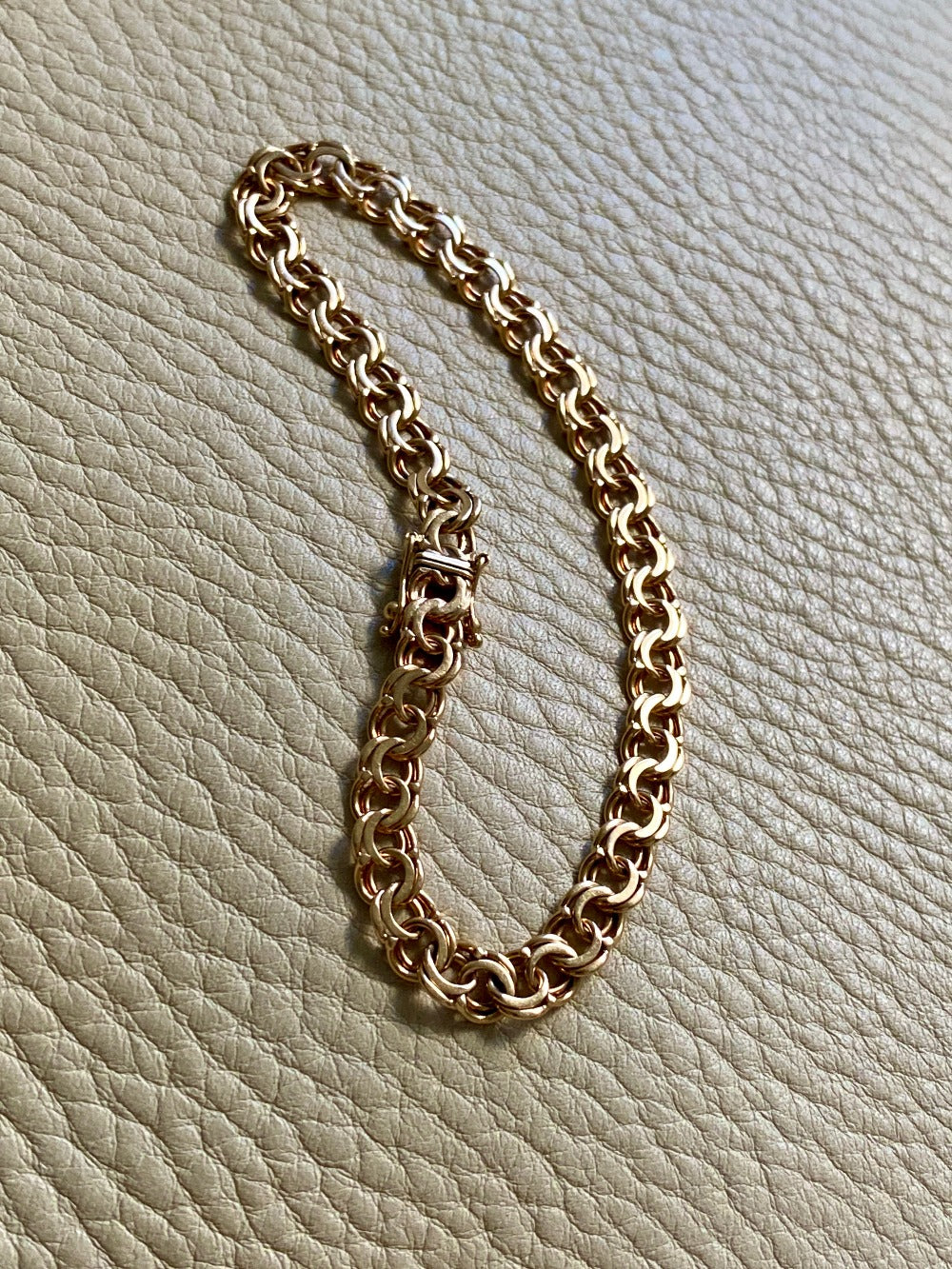 Vintage 1968 Double link solid 18k gold bracelet - 7.5 inch length