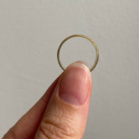 Midcentury Scandinavian vintage - Star etched 18k gold band ring