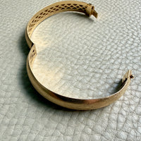 18k Gold Italian Midcentury Hinged bangle - 6.9 inch interior circumference