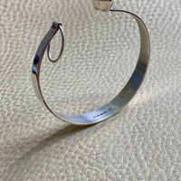 Finnish Vintage Sterling Silver Bangle with Spectrolite Cabochon Clasp -Pertti Hakuli for Kaunis Koru - 6.75 inch interior