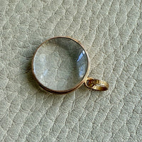‘Pool of Light’ Antique Locket in 18k Gold - Victorian era 1830-1854 - Signed pendant