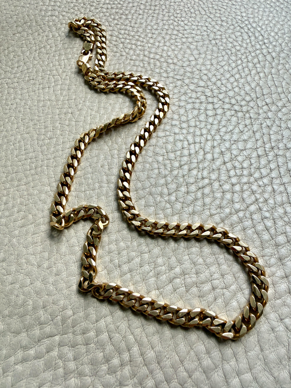 AMAZING! Heavy Italian Vintage Curb Link Necklace in Solid  display picture 1