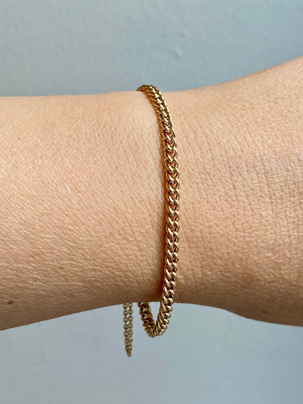 1917 Curb link bracelet in 18k yellow gold - 6.7 inch length
