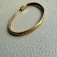 Vintage 18k Gold Snakey Omega Link Bracelet with Hand Scribed Stars - 7.5 inch length