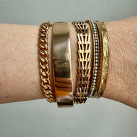 SUBLIME Midcentury Era Smooth Wide 18k gold Hinged Bangle - 7.25 inch interior circumference