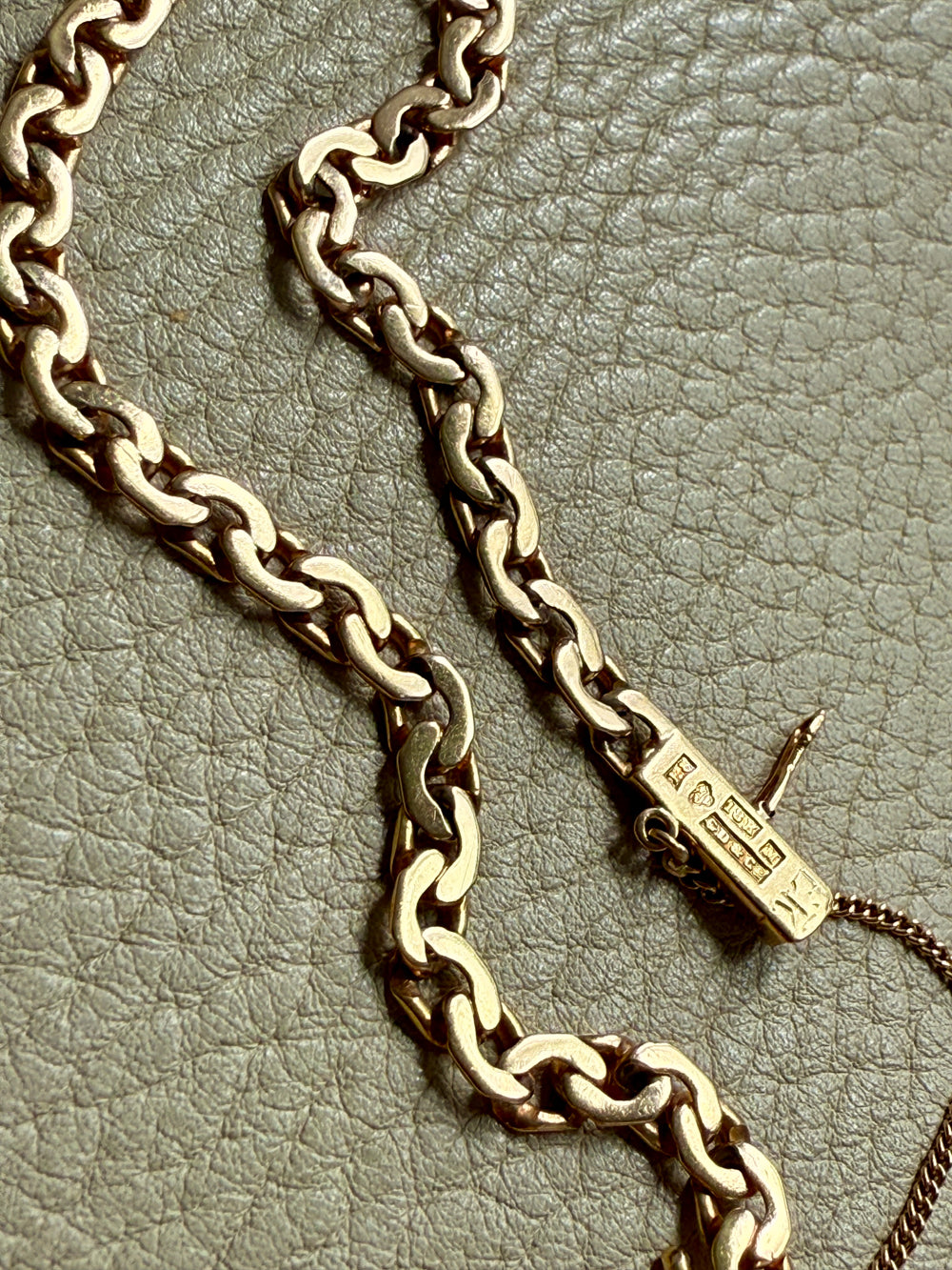 1931 Vintage Swedish Virola Link Bracelet in 18k gold - 7 inch length