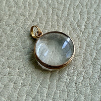 ‘Pool of Light’ Antique Locket in 18k Gold - Victorian era 1830-1854 - Signed pendant