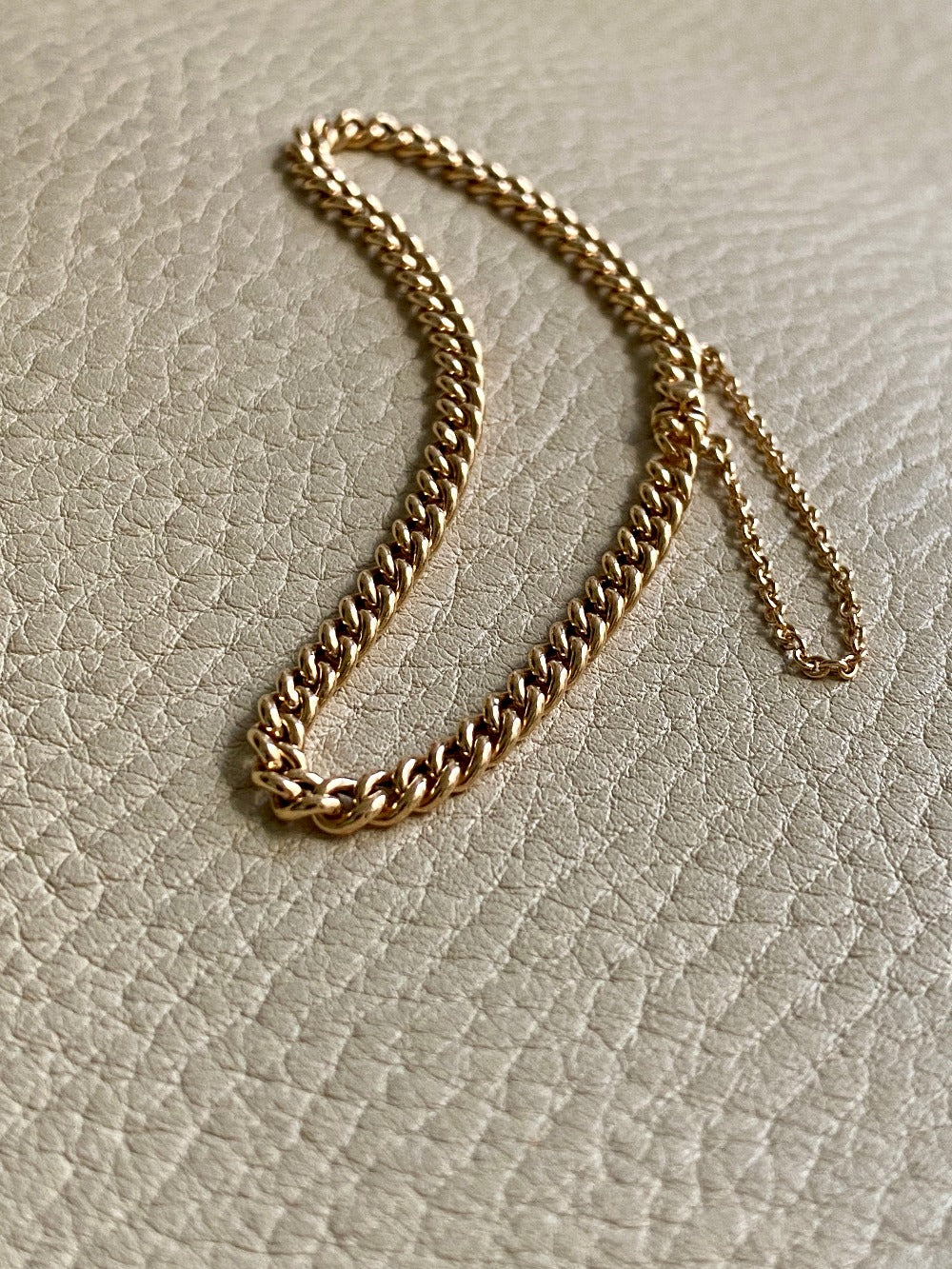 1917 Curb link bracelet in 18k yellow gold - 6.7 inch length