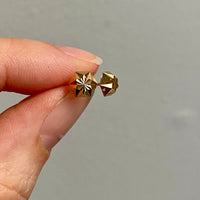 Vintage 18k solid gold starburst stud earrings