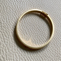 Made in 1951 - 18k gold hinged bangle with etched floral motif - By Heribert Engelbert - Stockholm, Sweden