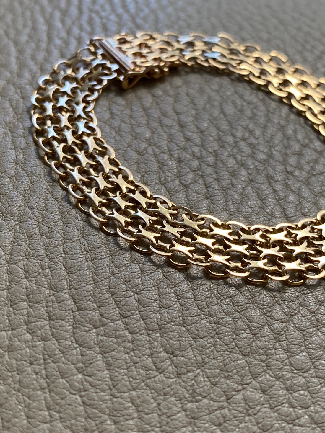 1968 Triple row star link bracelet in 18k gold - 7.25 inch length