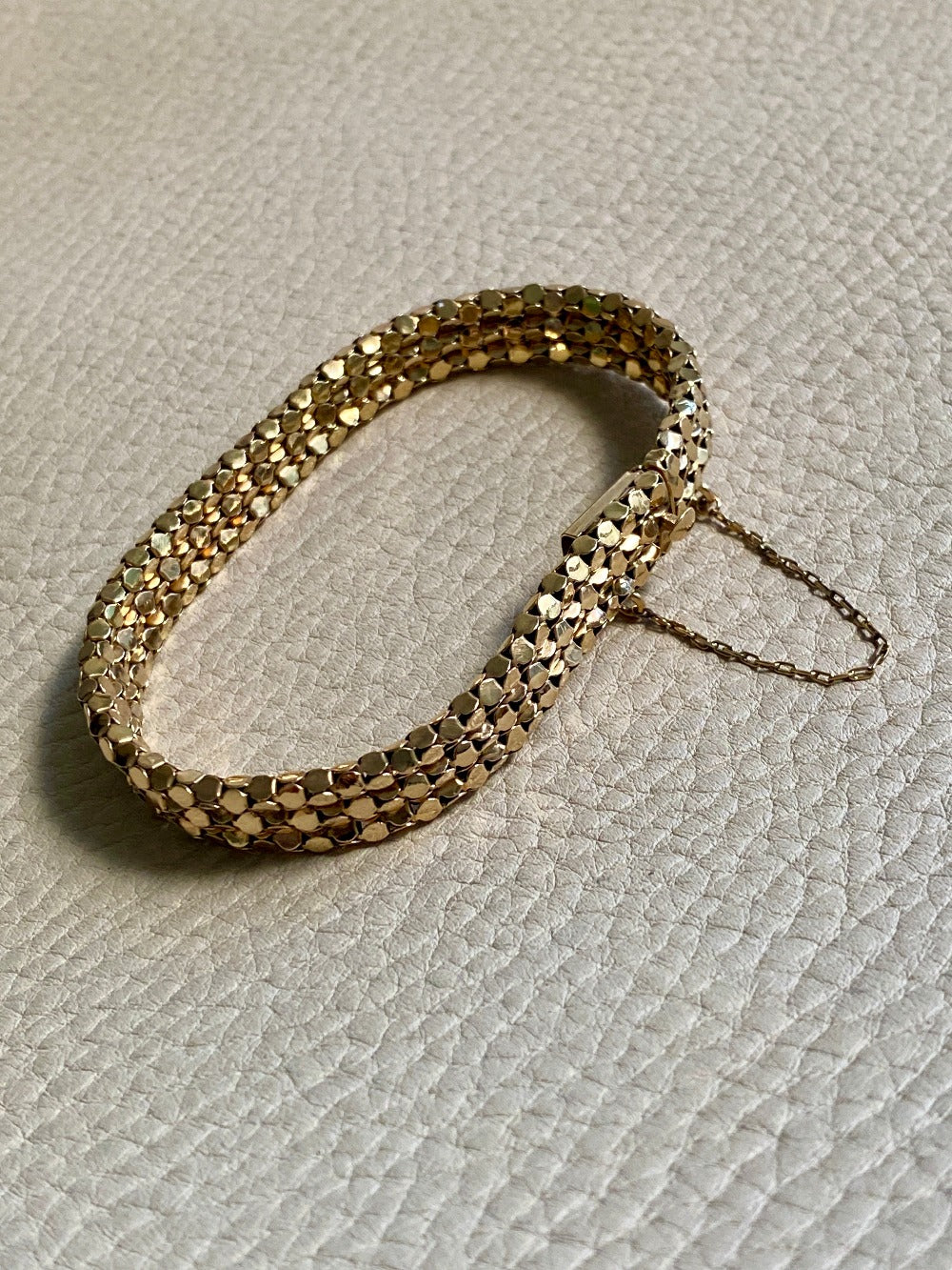 Honeycomb link triple strand bracelet - 18k gold - 7 inch length