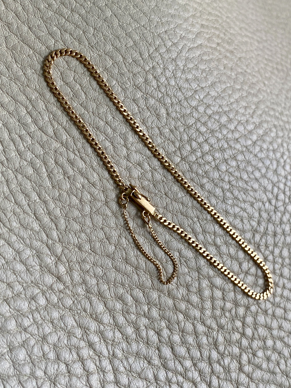 1942 Vintage 18k gold skinny curb bracelet -  7.5 inch length