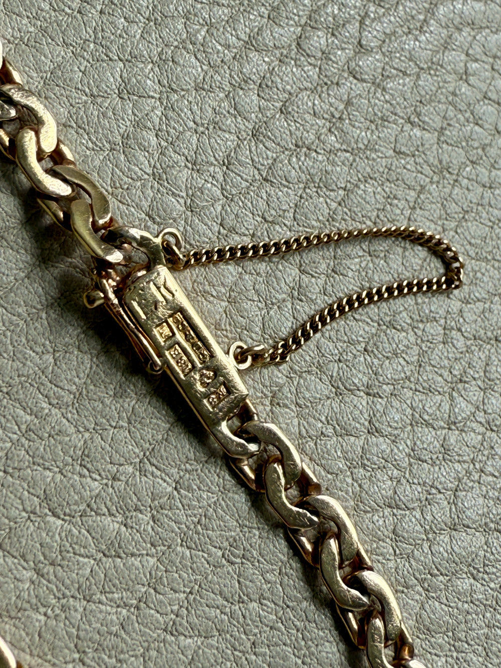 1931 Vintage Swedish Virola Link Bracelet in 18k gold - 7 inch length