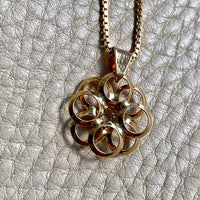 Modernist flower pendant in 18k gold with quartz - Vintage Swedish