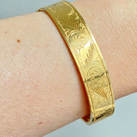 1962 Wide Hinged Bangle in 18k gold - Etched Curls Pattern - Stockholm, Sweden - 7 inch interior