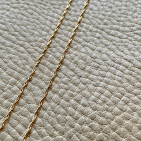 18k gold Singapore twist link necklace - 16.25 inch length