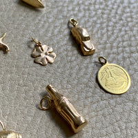 18k gold vintage charm or pendant - Barrel