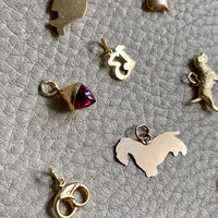 18k gold vintage charm or pendant - Barrel