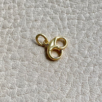 18k gold Swedish vintage charm or pendant - Pretzel - made 1923-1965
