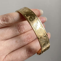 1962 Wide Hinged Bangle in 18k gold - Etched Curls Pattern - Stockholm, Sweden - 7 inch interior