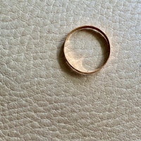 Scandinavian vintage 18k gold ring with botanical patterning- size 9.5