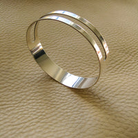 1965 Modernist Finnish silver polished bracelet with oval cutout