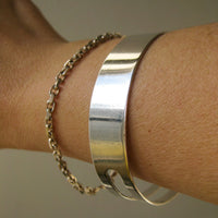 1965 Modernist Finnish silver polished bracelet with oval cutout
