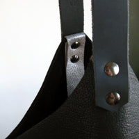 Wedge bag - True black bull hide