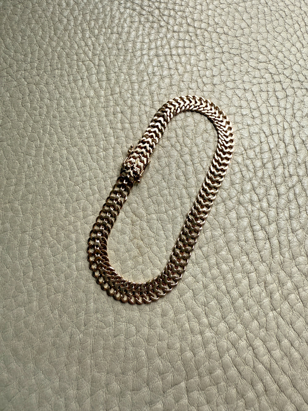 1958 Vintage Scandinavian Herringbone Link Bracelet in 18k gold - 7.6 inch length