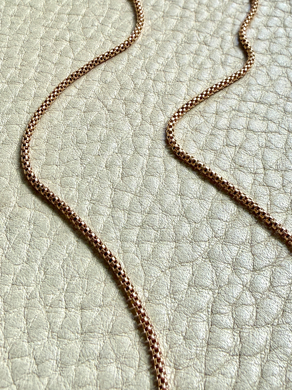 Round Box Link Chain Necklace in 18k gold - 23.5 inch length