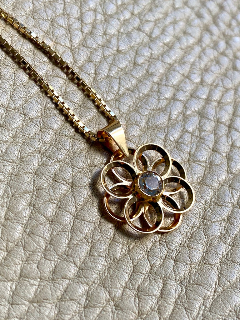 Modernist flower pendant in 18k gold with quartz - Vintage Swedish