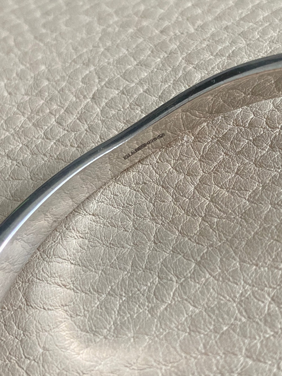 English vintage sterling silver wave form - hinged bangle - size 7