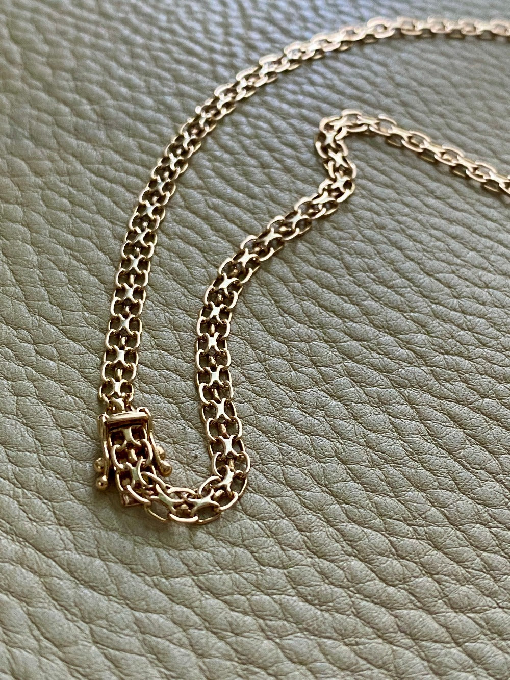 Swedish gold necklace - Graduated star link in solid 14k gold - 18.5 inch length