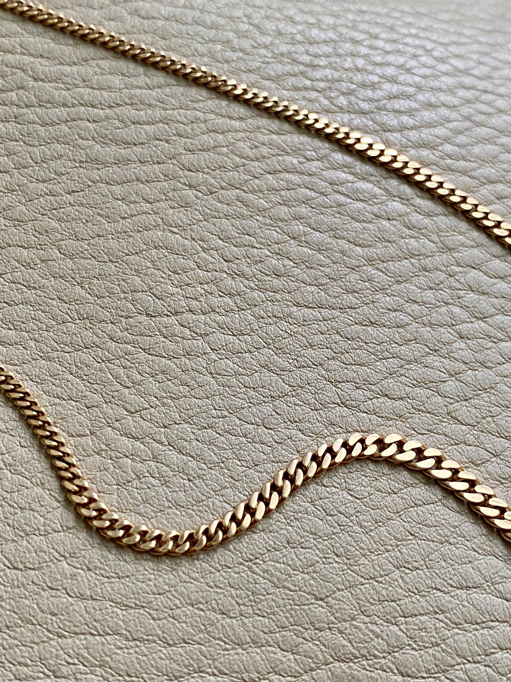 18k gold graduated curb link necklace, vintage from Sweden 1950s